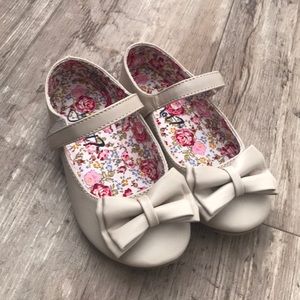 Brand new little girls shoe